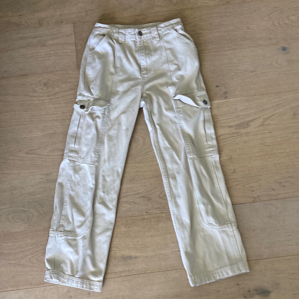 Women’s  Billabong cargo cream jeans size 25